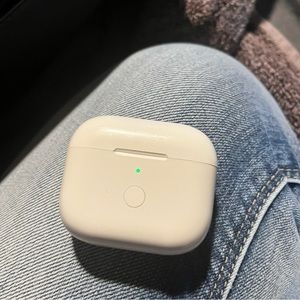 Aftermarket Apple AirPods Case